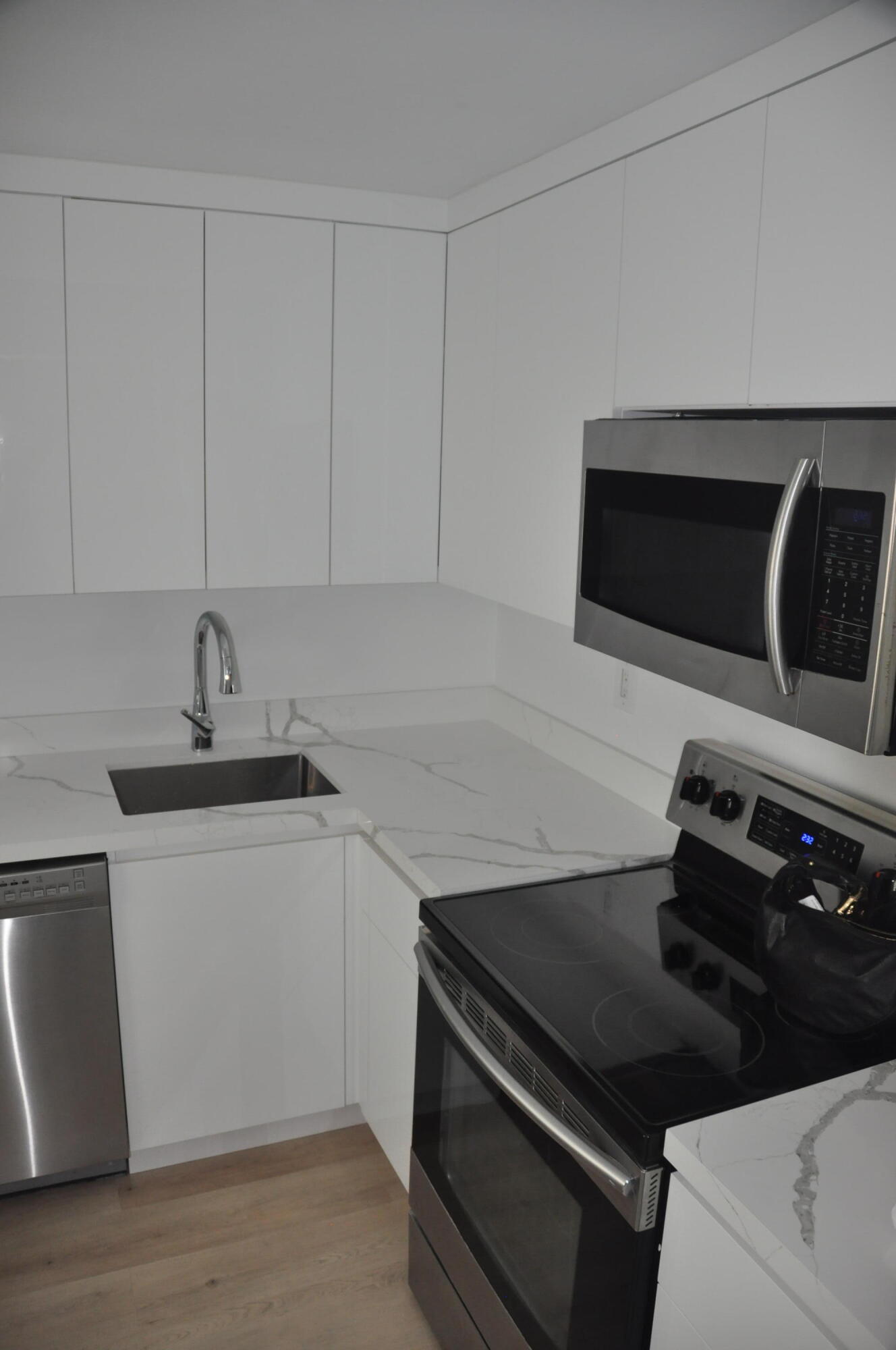 1418 Collins Avenue 303