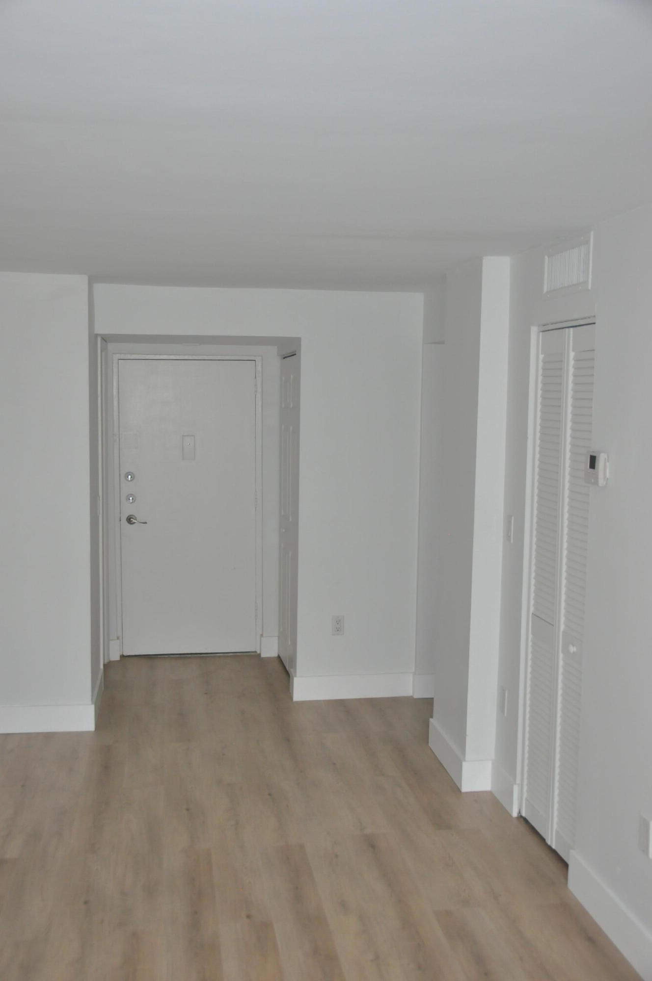 1418 Collins Avenue 303