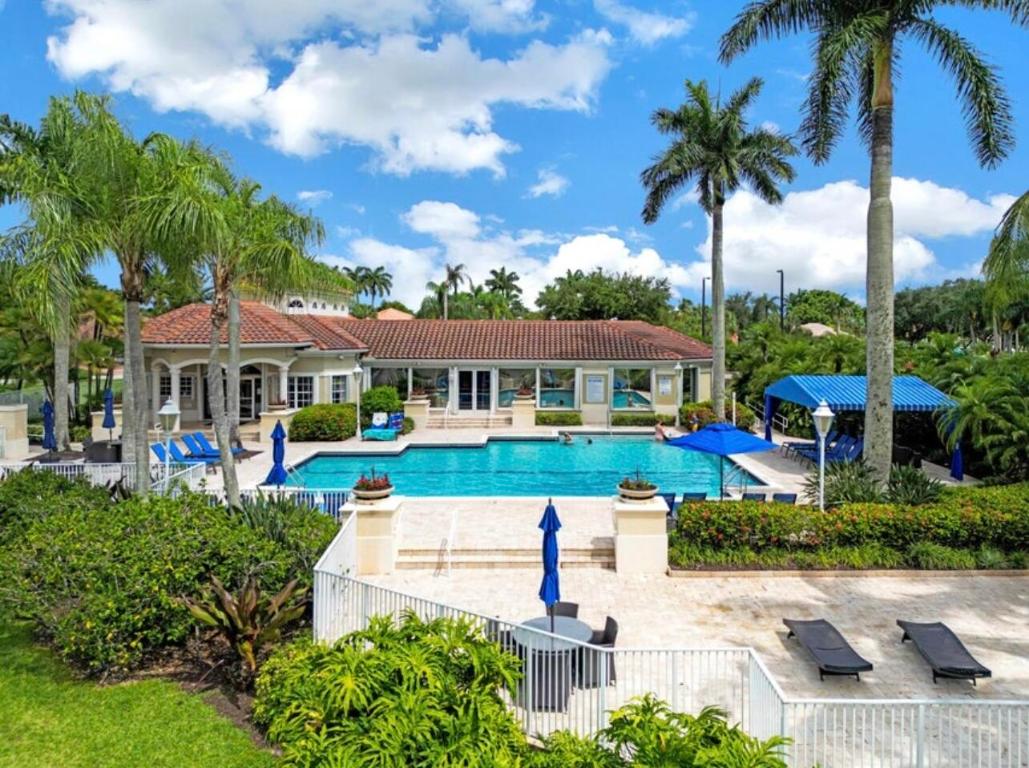 10625 Maple Chase Drive