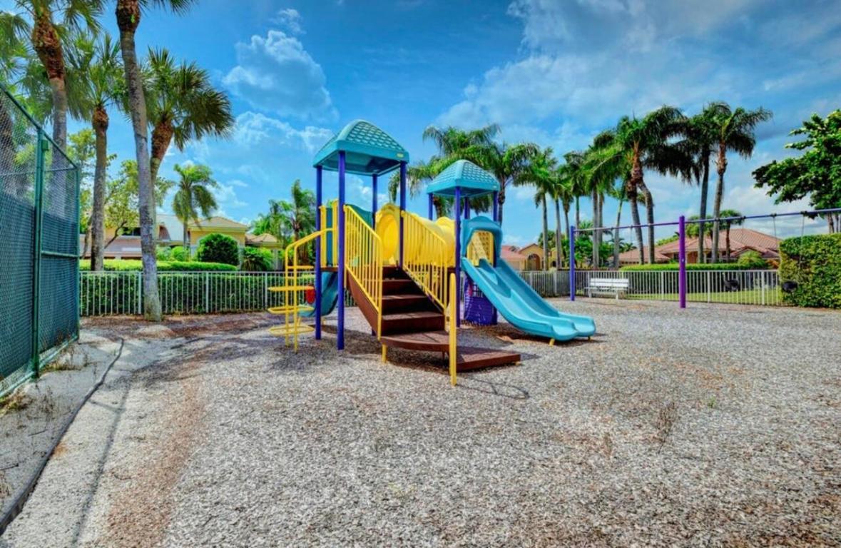 10625 Maple Chase Drive