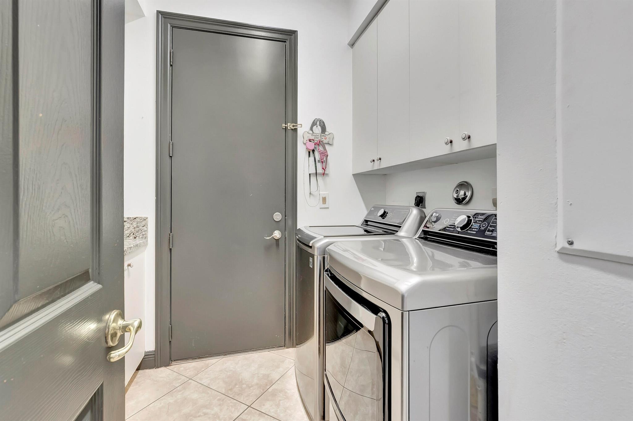 9527 Barletta Winds Point