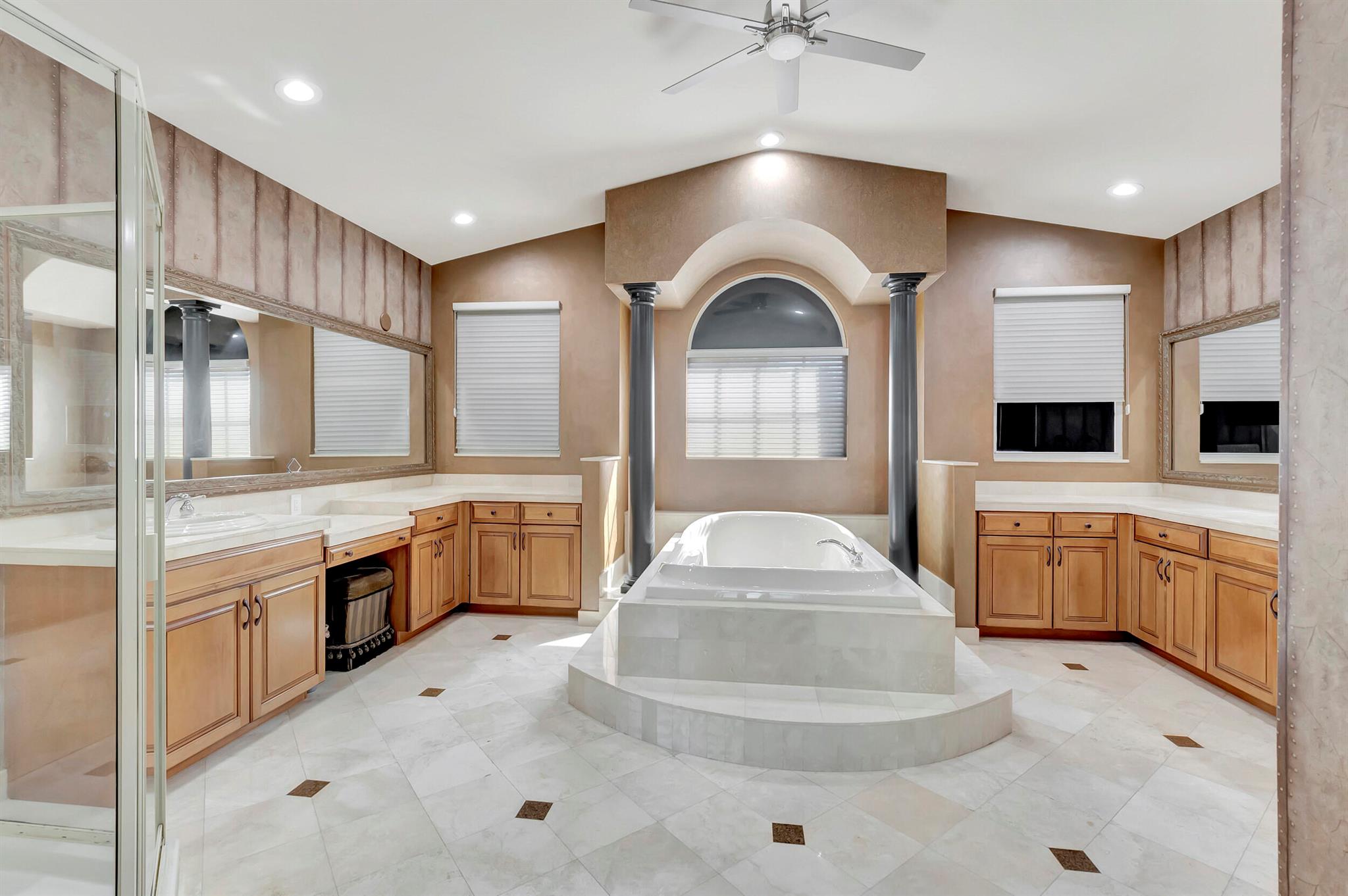 9527 Barletta Winds Point