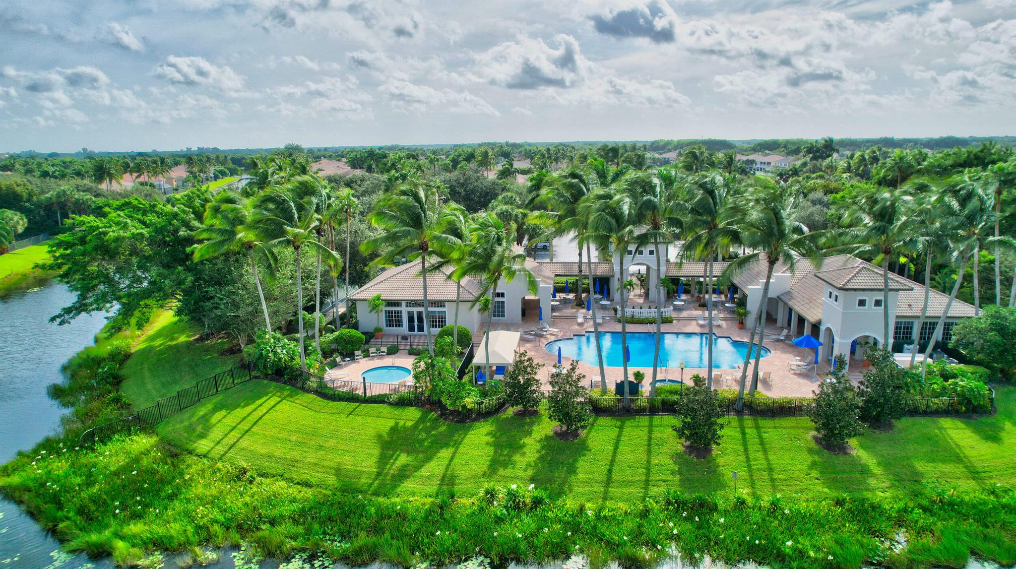 9527 Barletta Winds Point