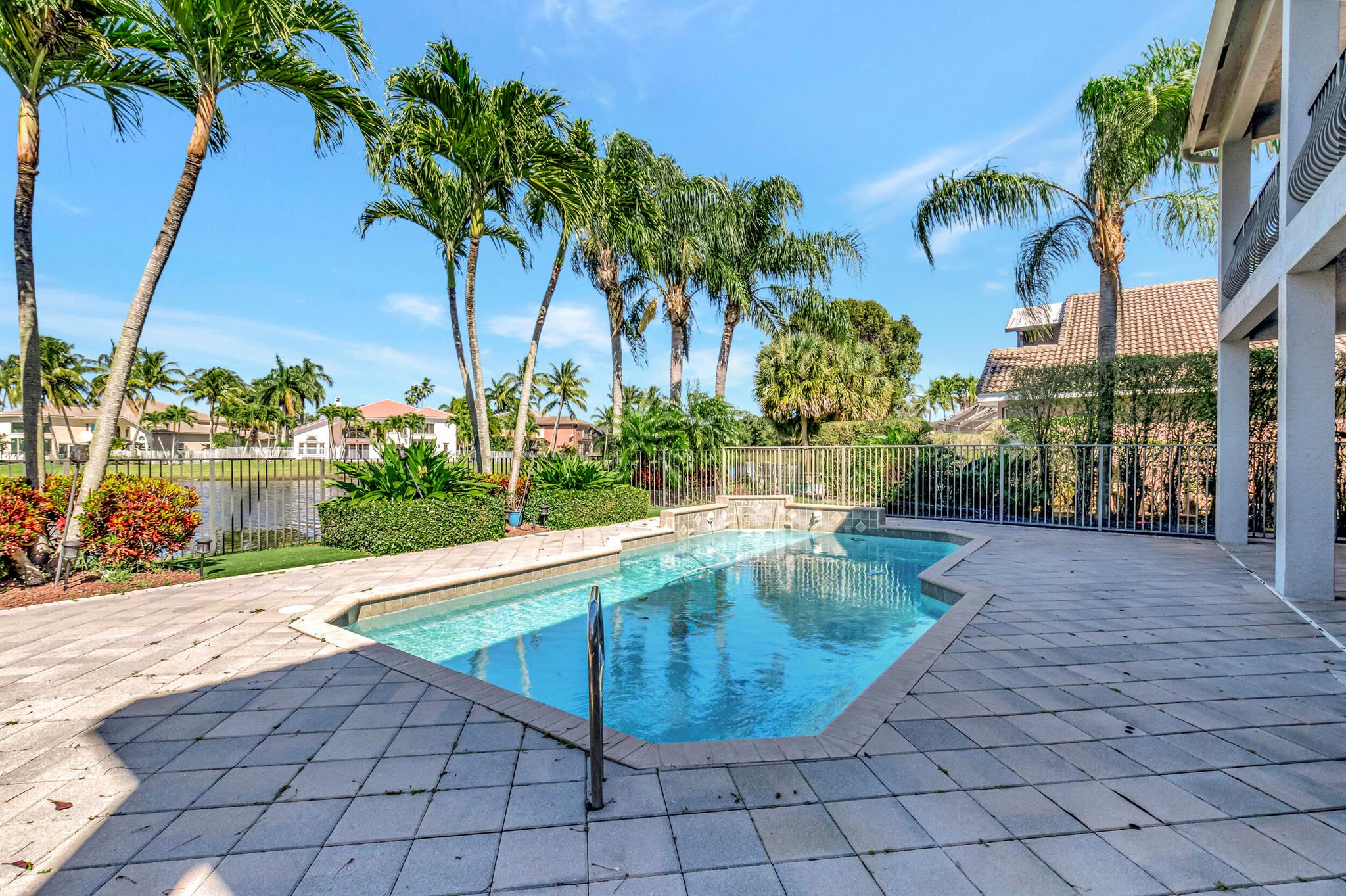 9527 Barletta Winds Point