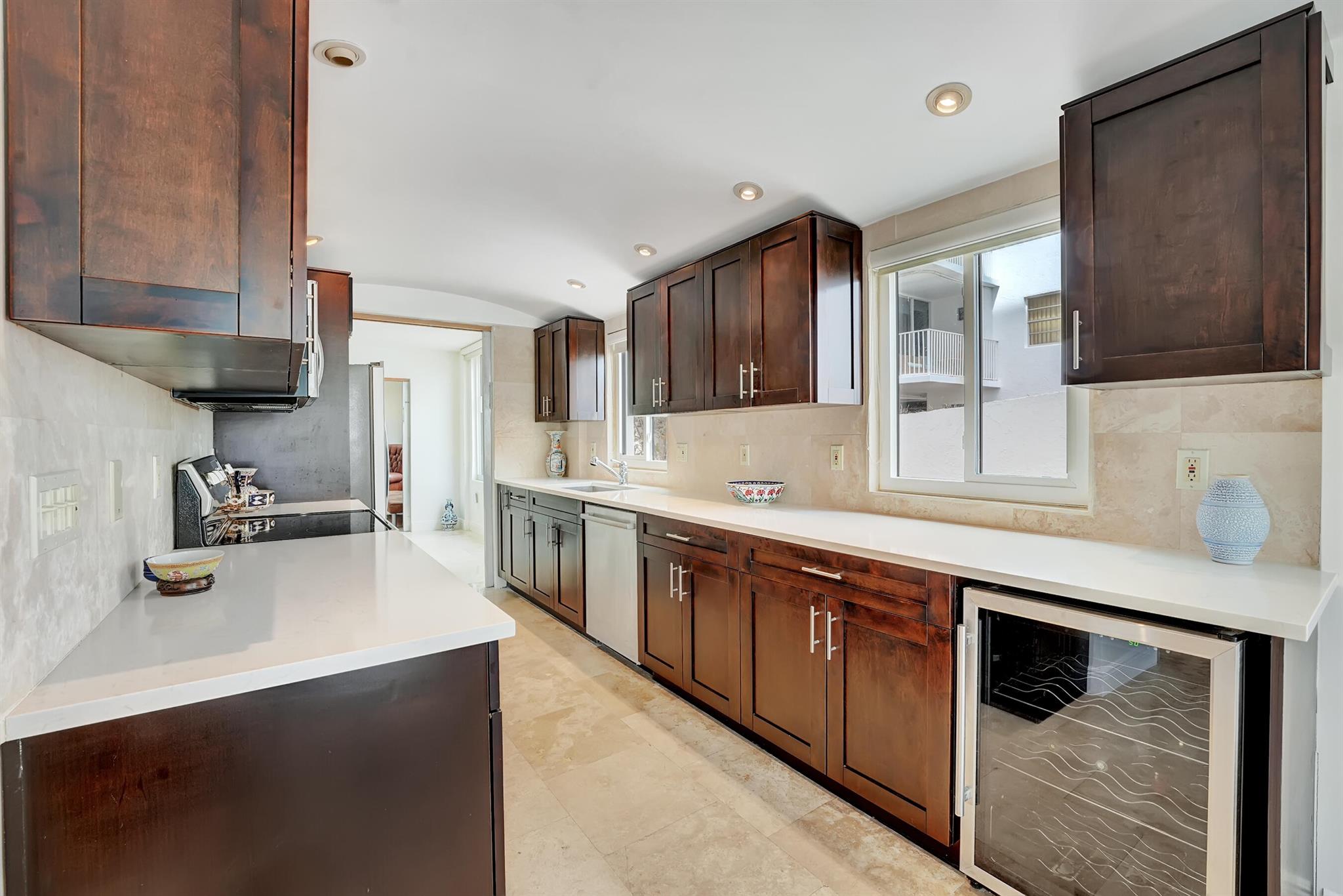 3590 S Ocean Boulevard S 101