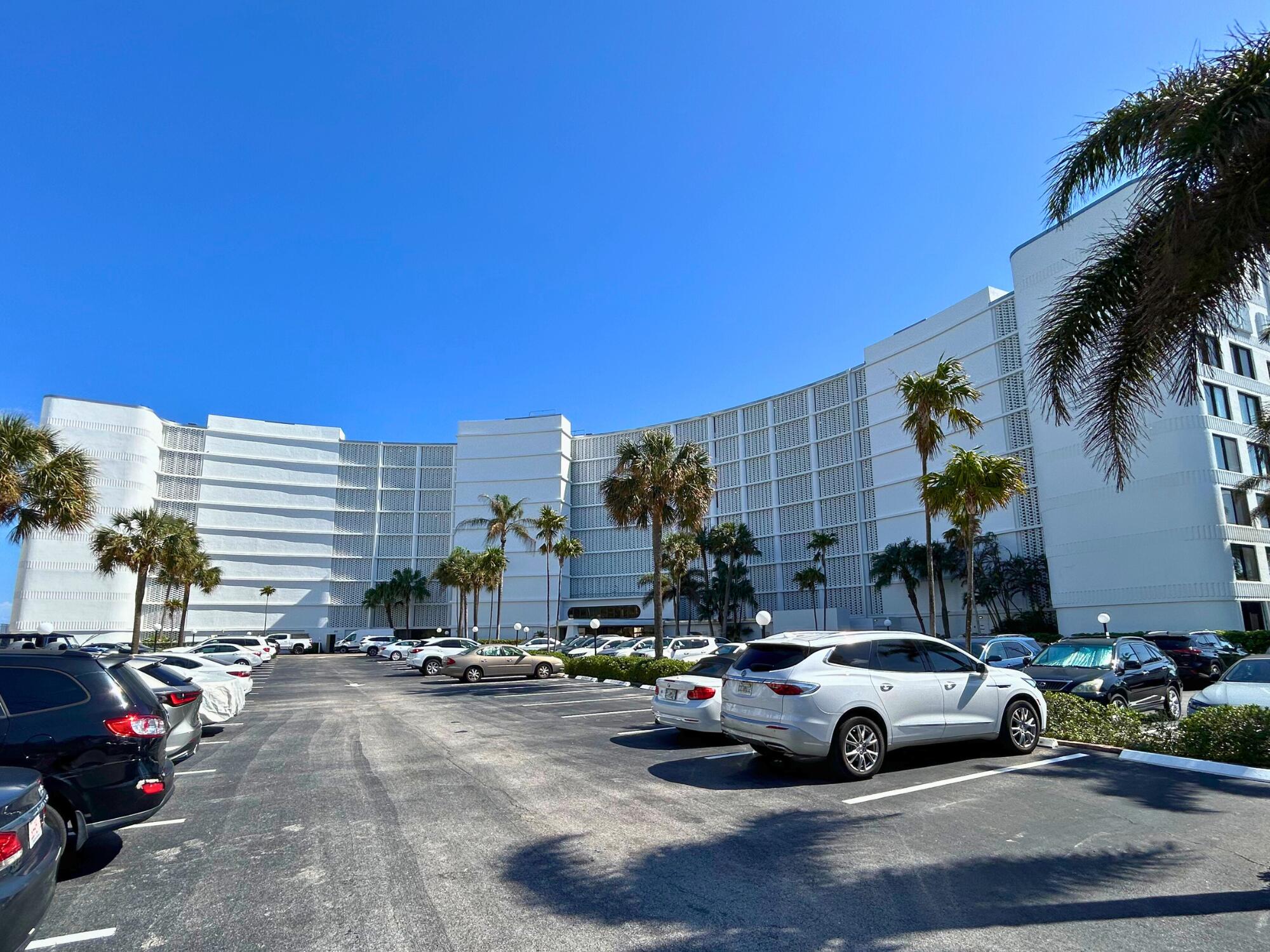 3590 S Ocean Boulevard S 101