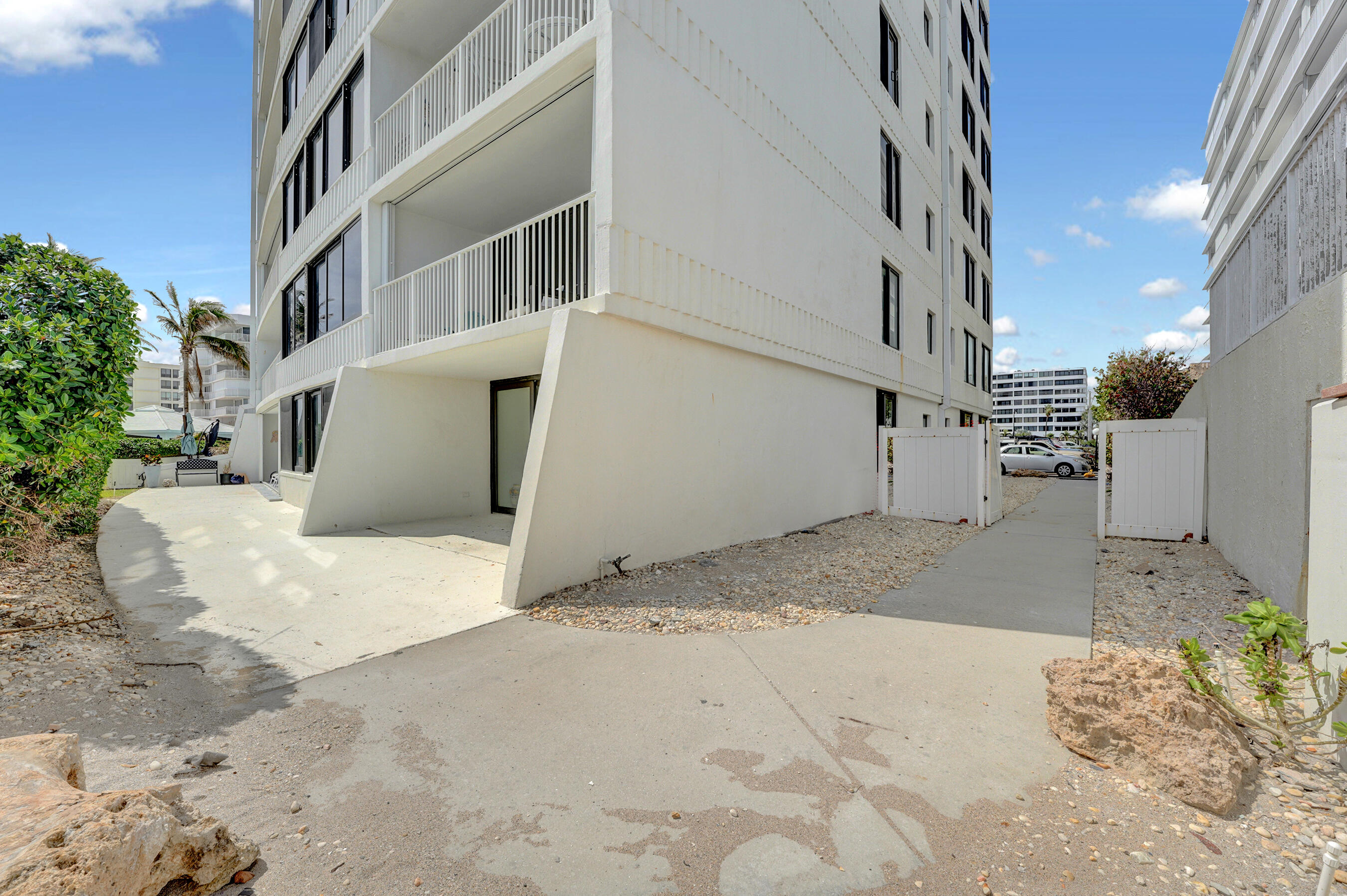 3590 S Ocean Boulevard S 101