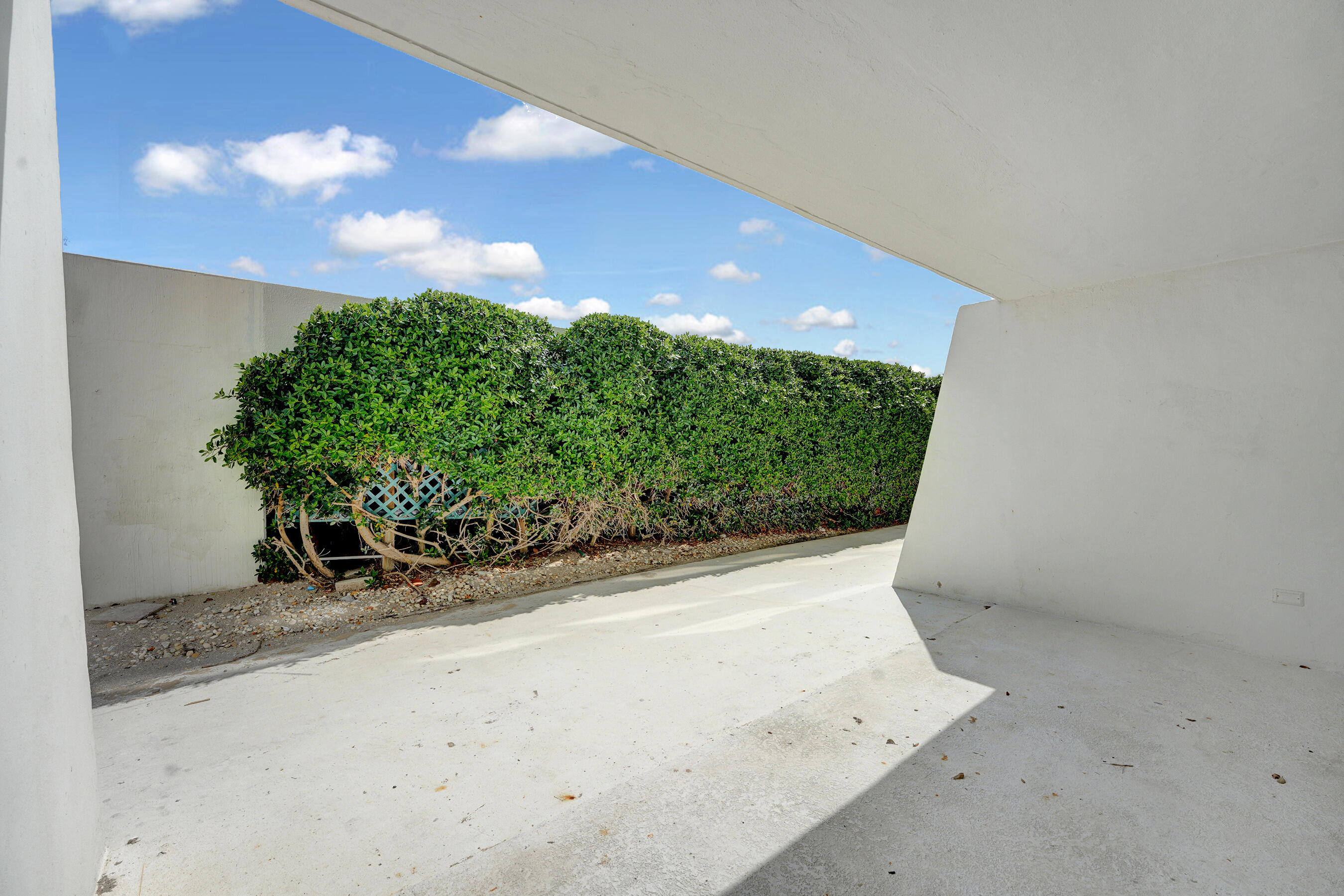 3590 S Ocean Boulevard S 101