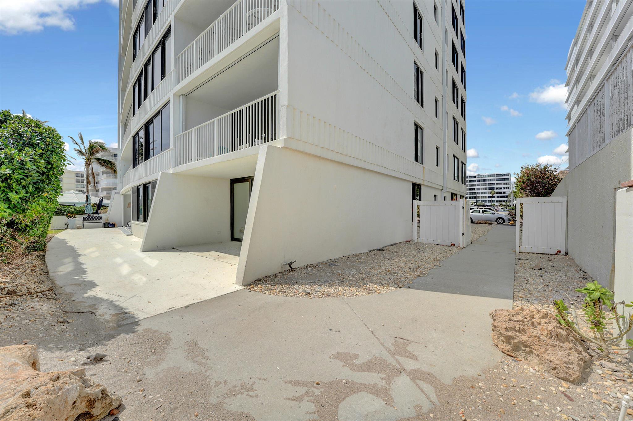 3590 S Ocean Boulevard S 101