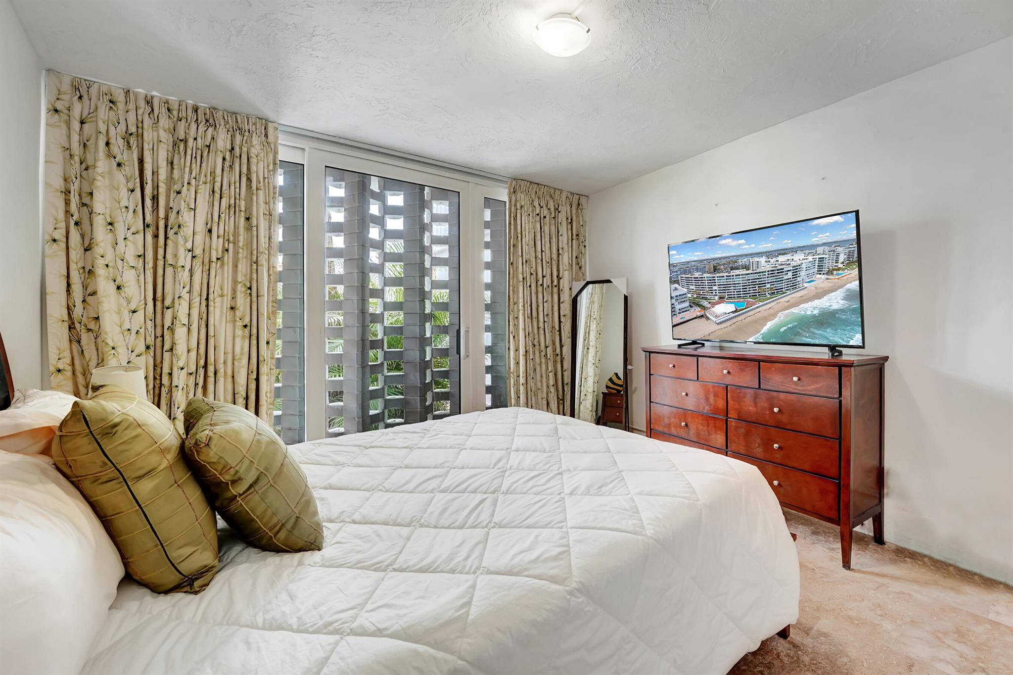 3590 S Ocean Boulevard S 101