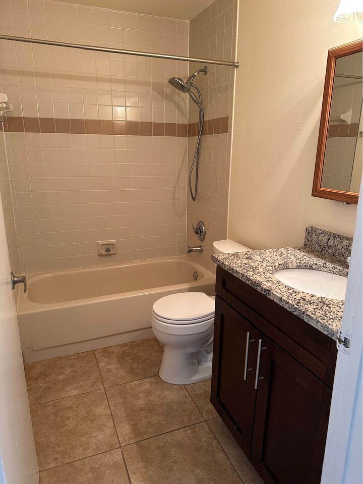 1824 Meadows Circle W