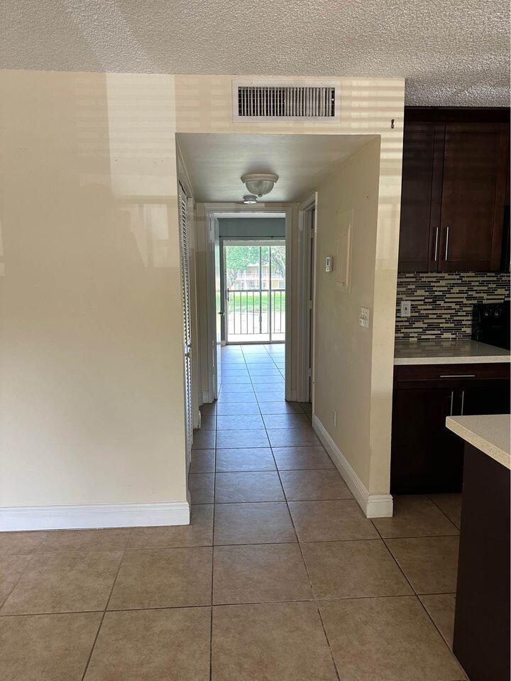 1824 Meadows Circle W