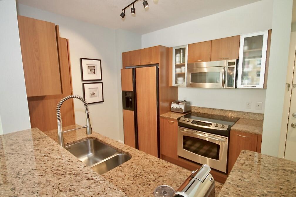 700 E Boulevard 1007