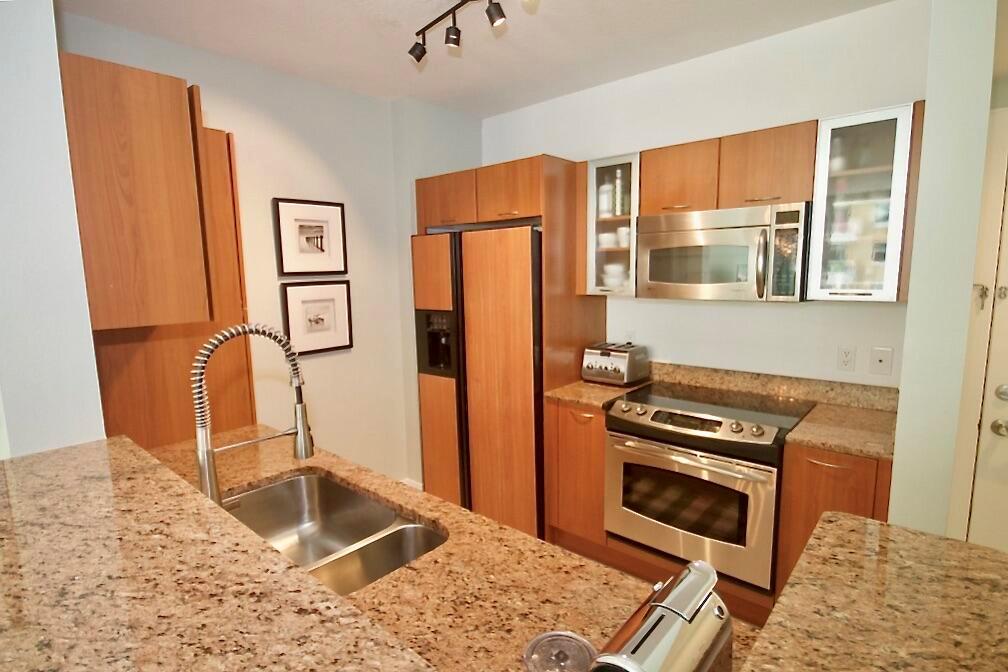 700 E Boulevard 1007