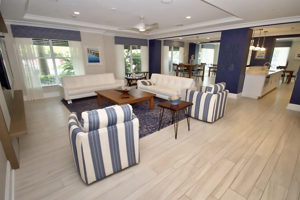 700 E Boulevard 1007