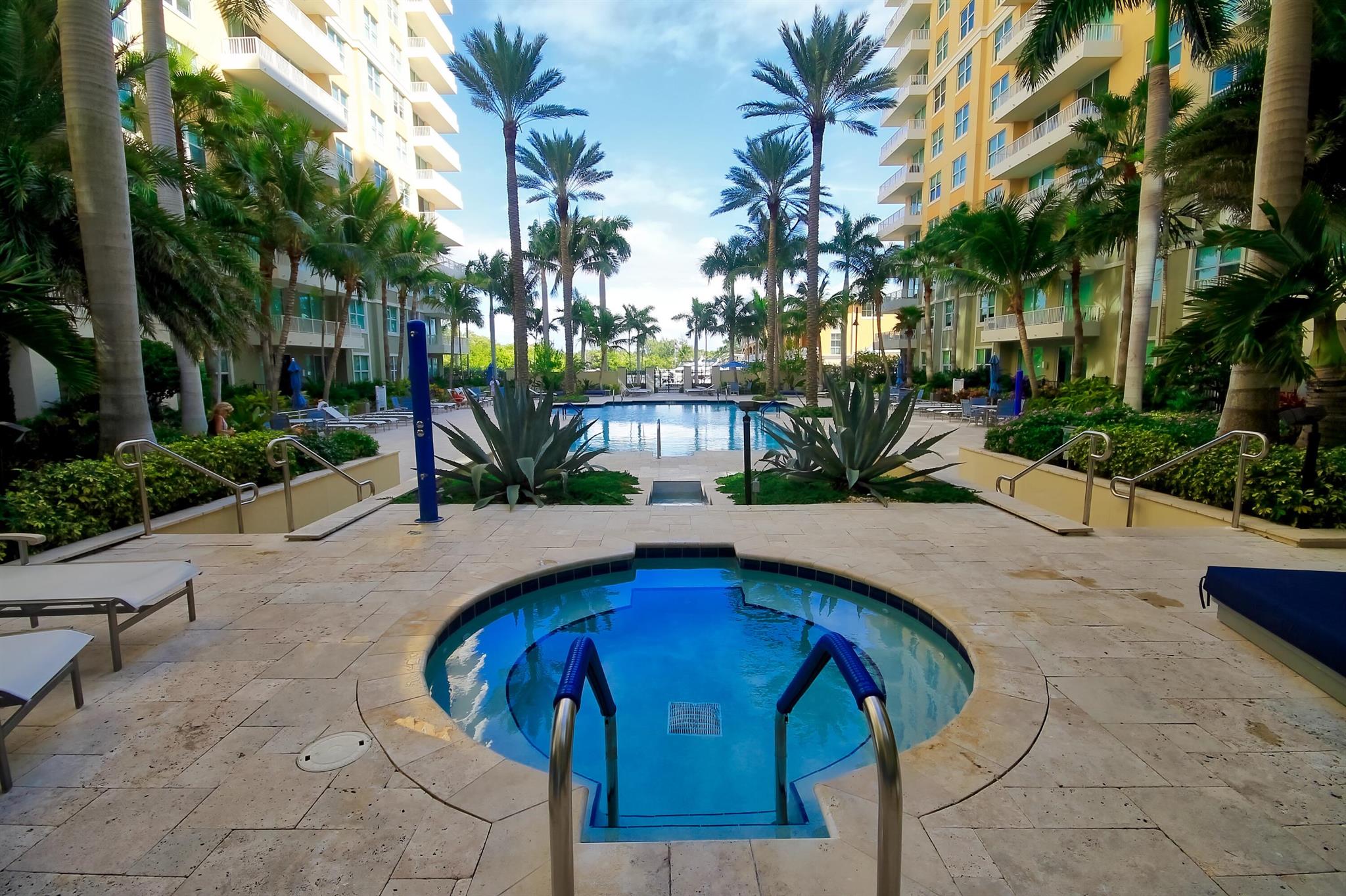 700 E Boulevard 1007