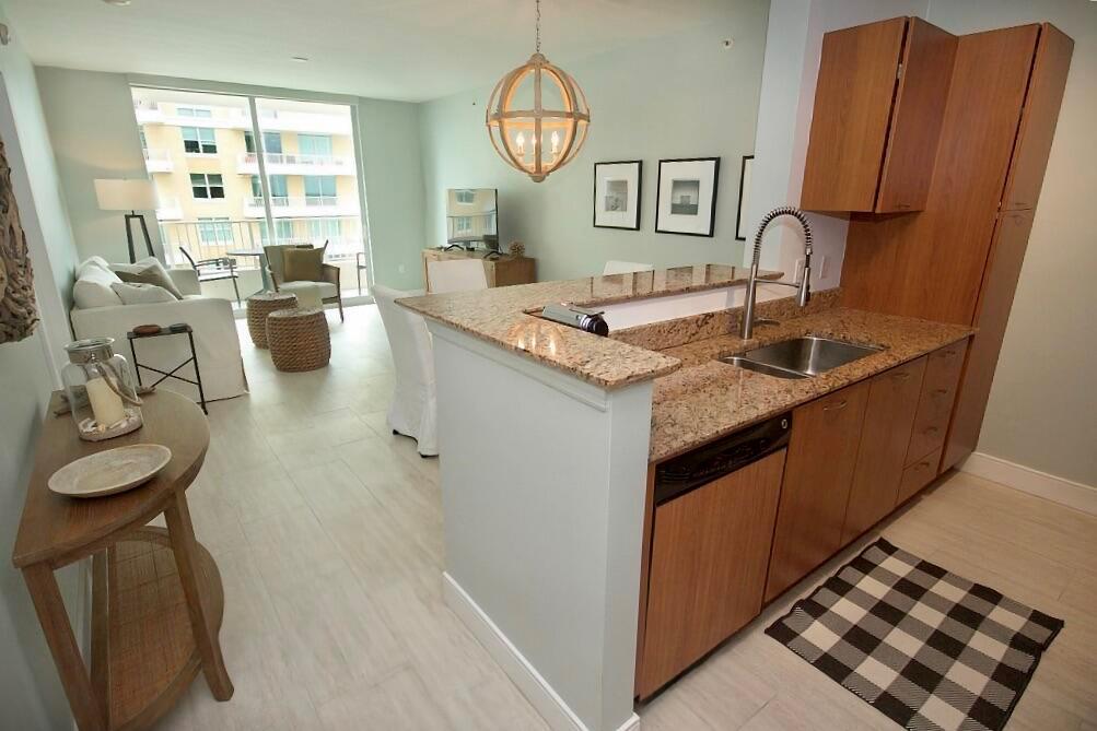 700 E Boulevard 1007