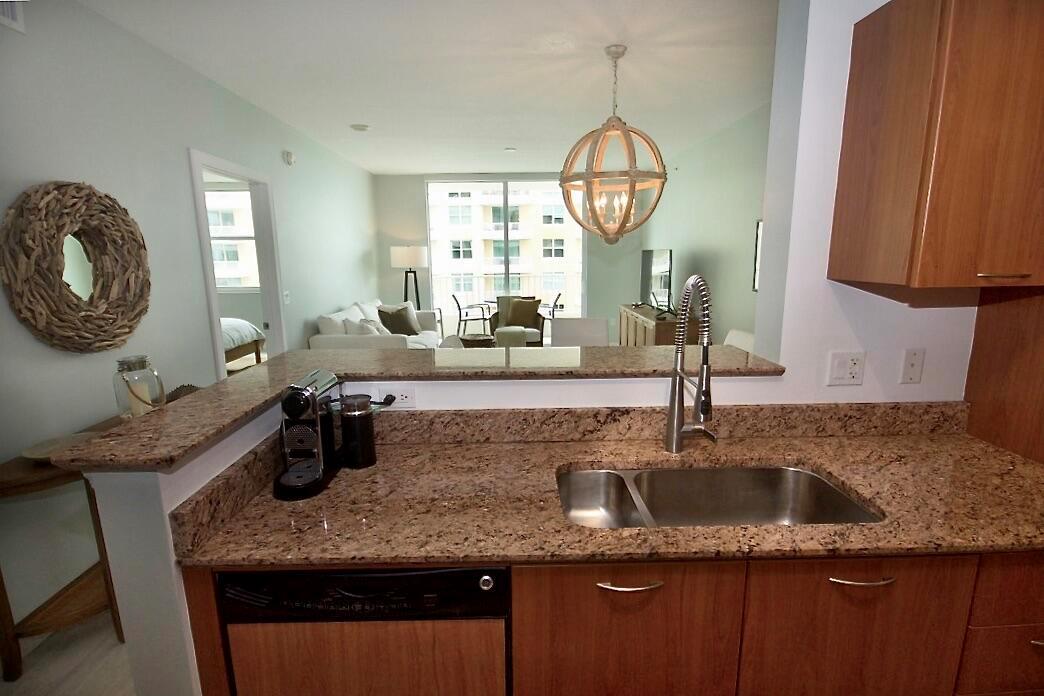 700 E Boulevard 1007