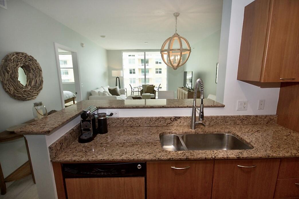 700 E Boulevard 1007