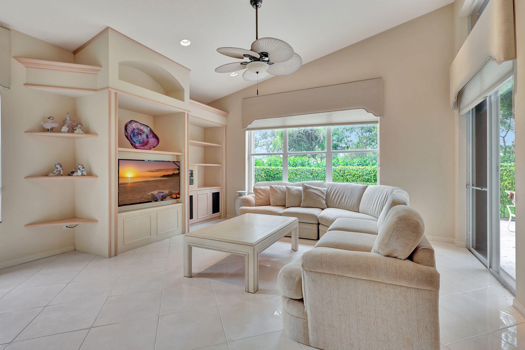 11766 Caracas Boulevard