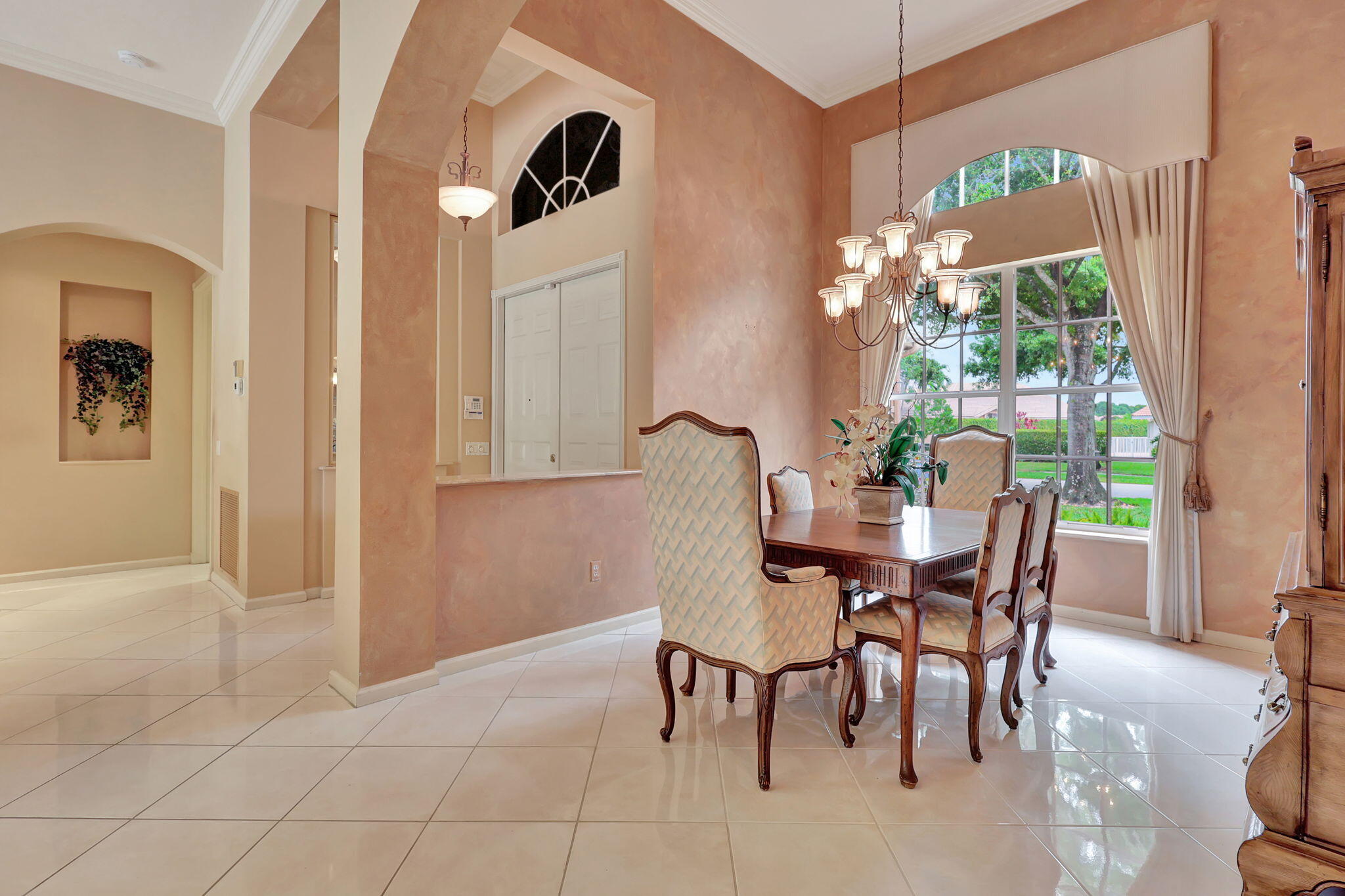 11766 Caracas Boulevard