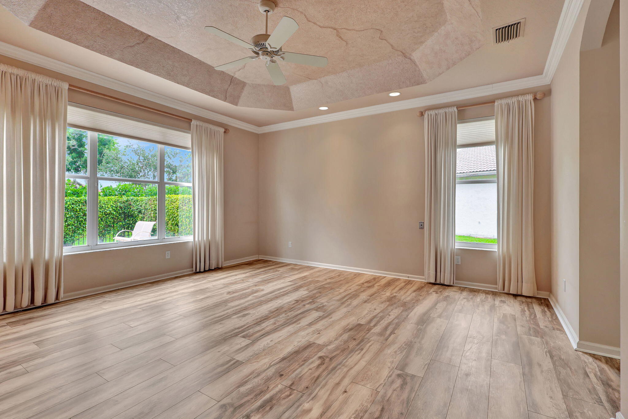 11766 Caracas Boulevard