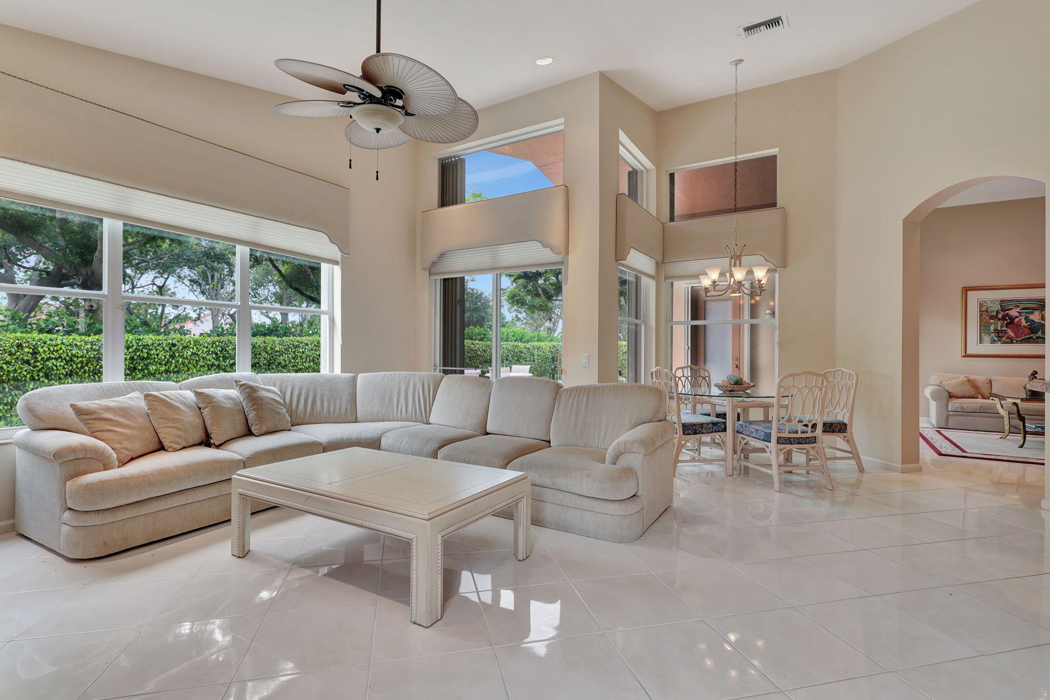 11766 Caracas Boulevard