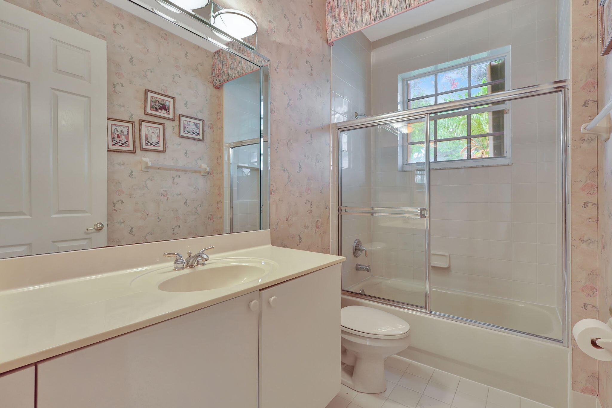 11766 Caracas Boulevard