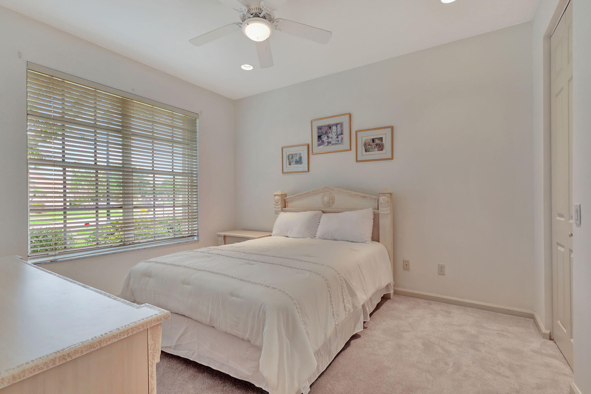 11766 Caracas Boulevard