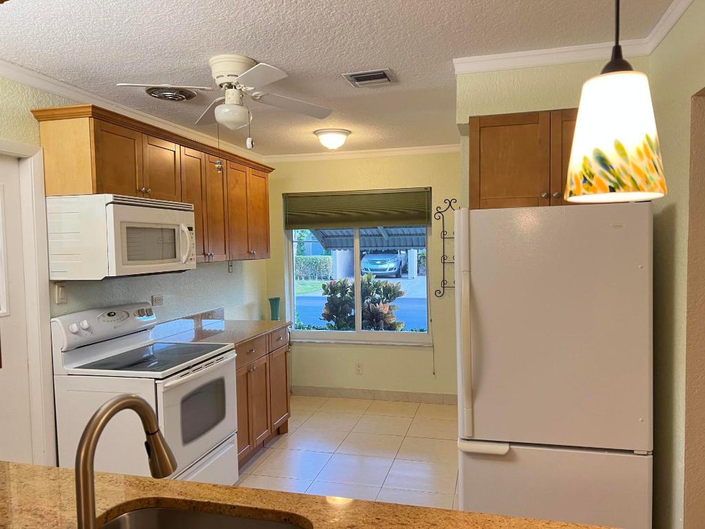 14732 Wildflower Lane