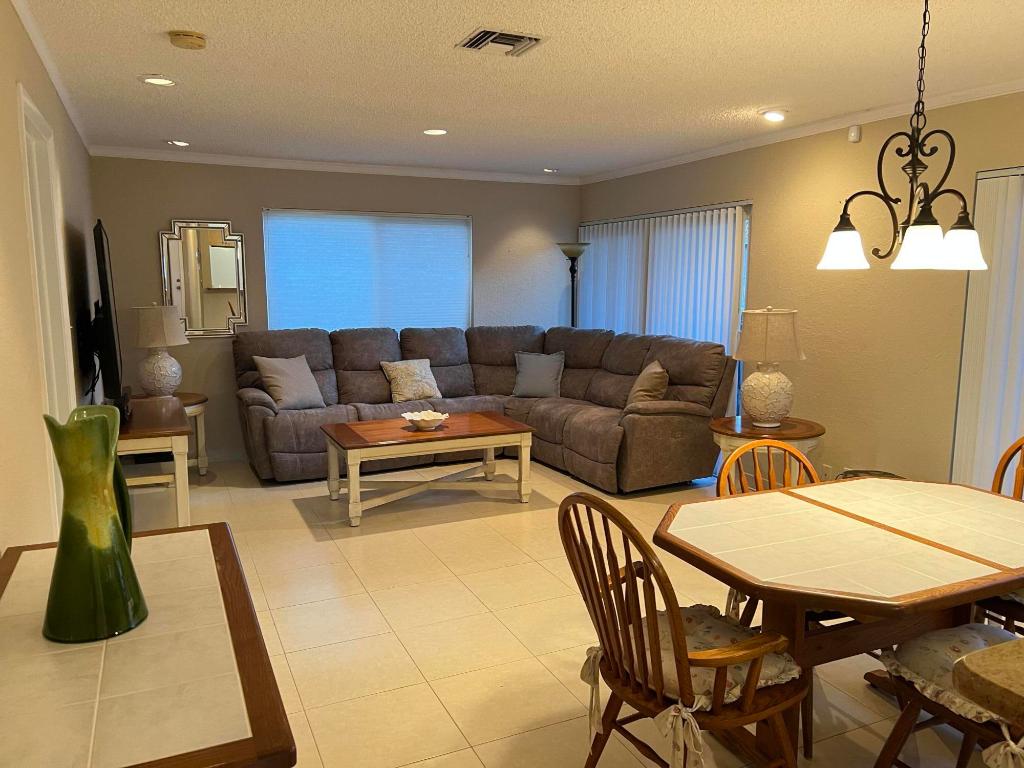 14732 Wildflower Lane