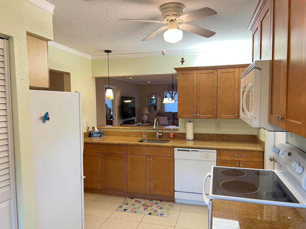 14732 Wildflower Lane