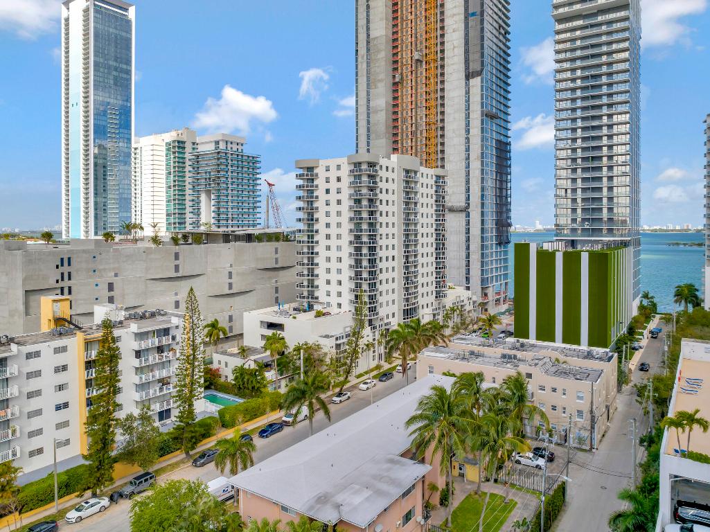 601 NE 23rd Street 1006