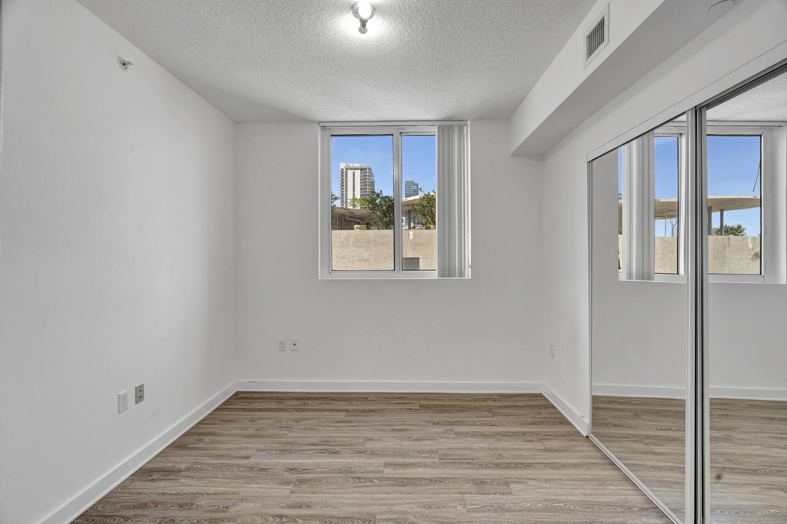 601 NE 23rd Street 1006