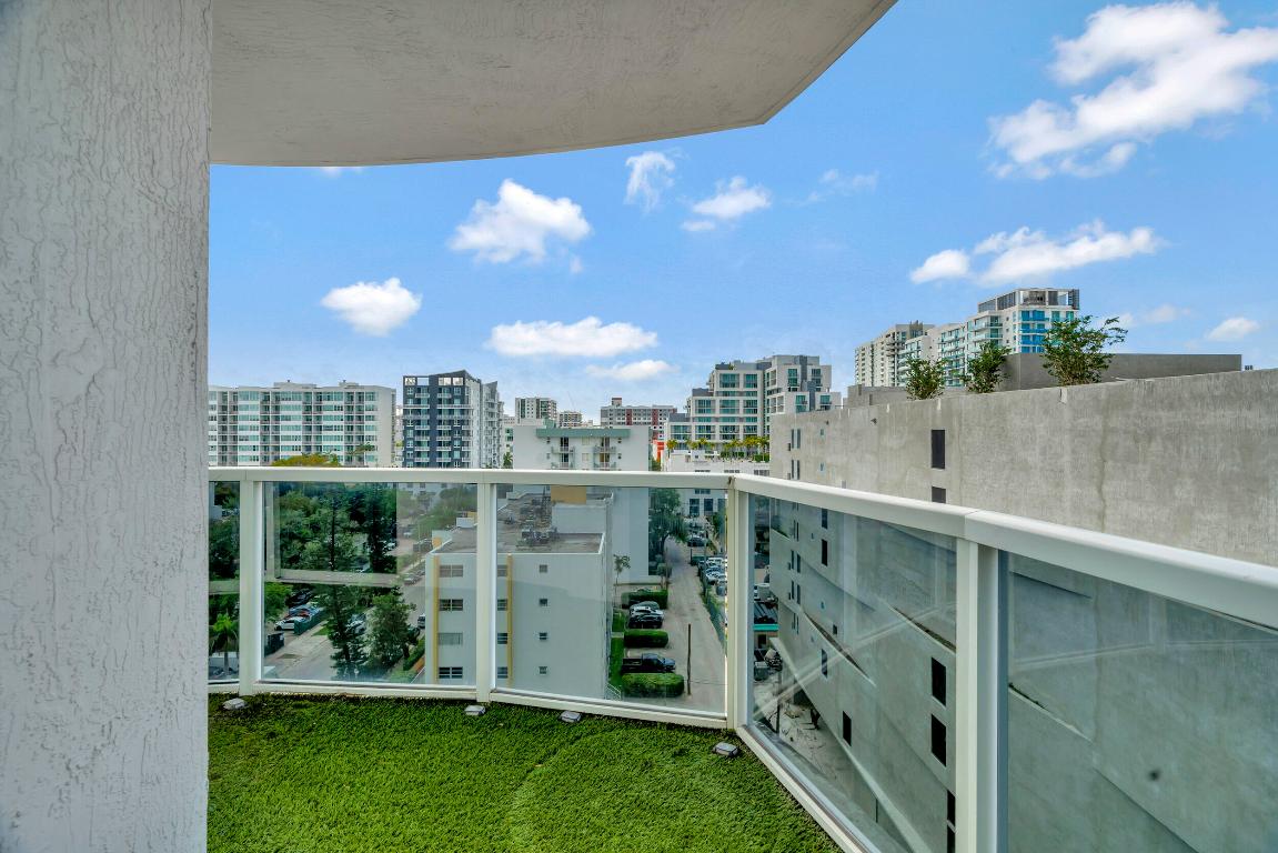 601 NE 23rd Street 1006