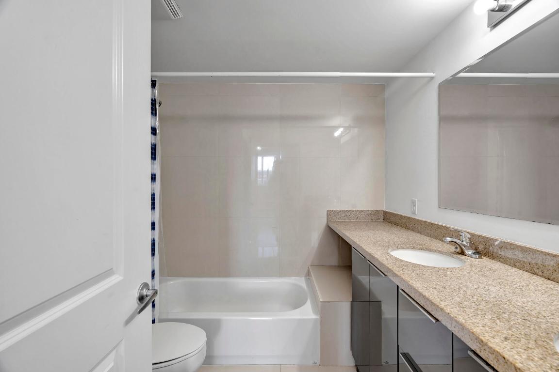 601 NE 23rd Street 1006