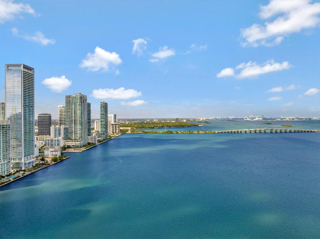 601 NE 23rd Street 1006