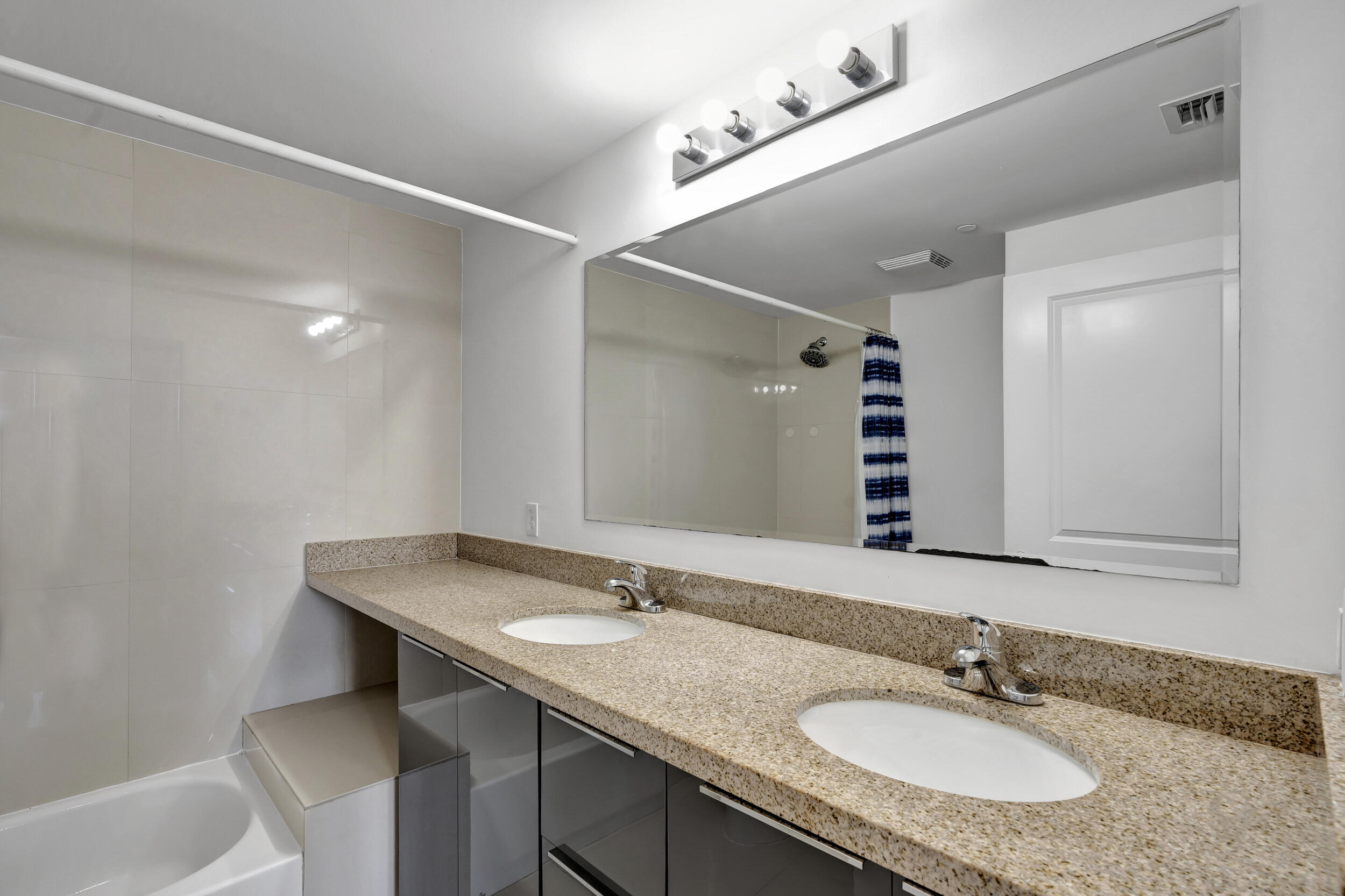 601 NE 23rd Street 1006