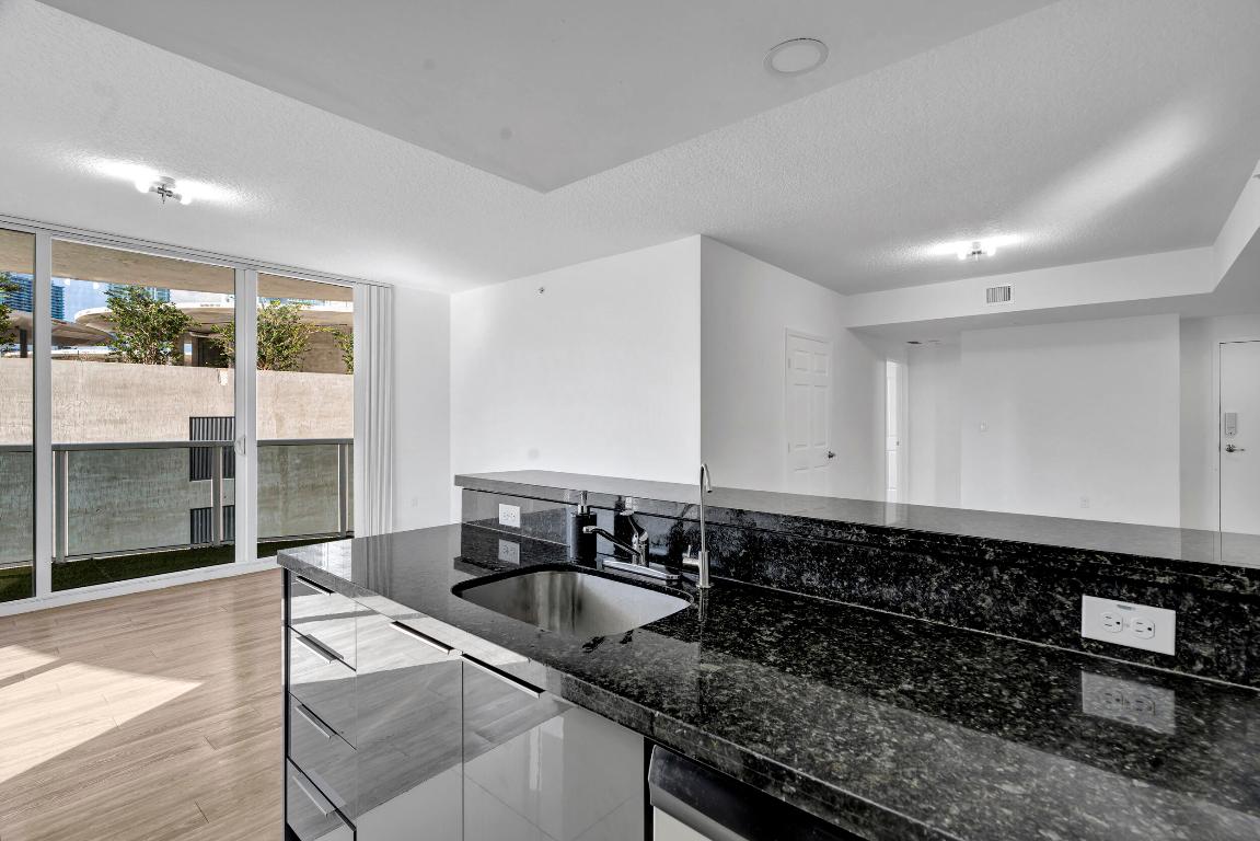 601 NE 23rd Street 1006