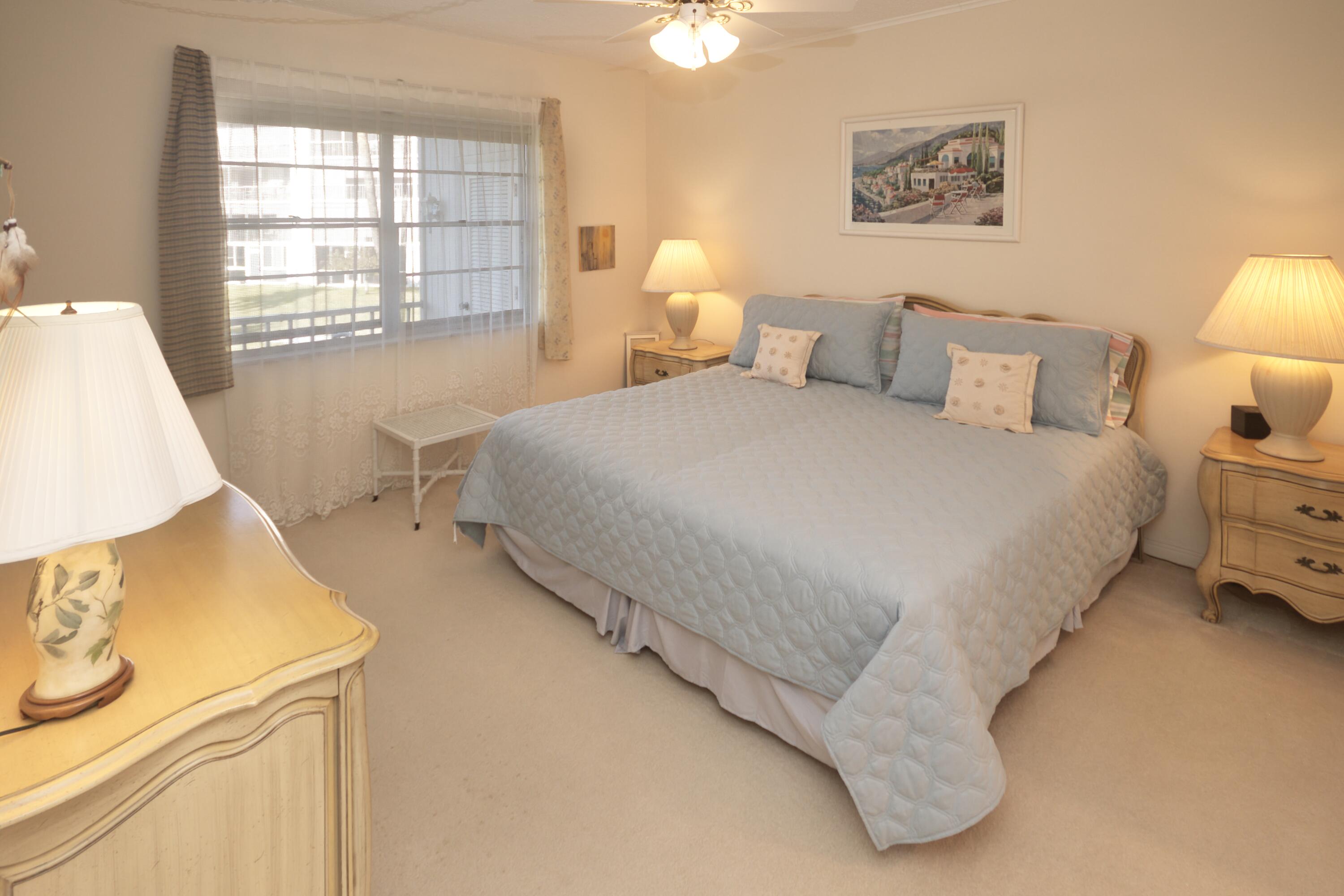 101 NE 19th Avenue 216