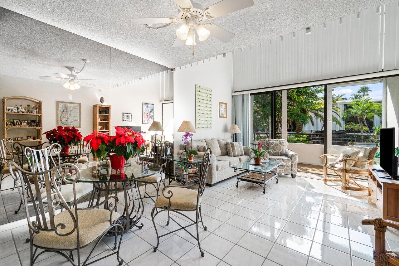 3589 S Ocean Boulevard Boulevard 25