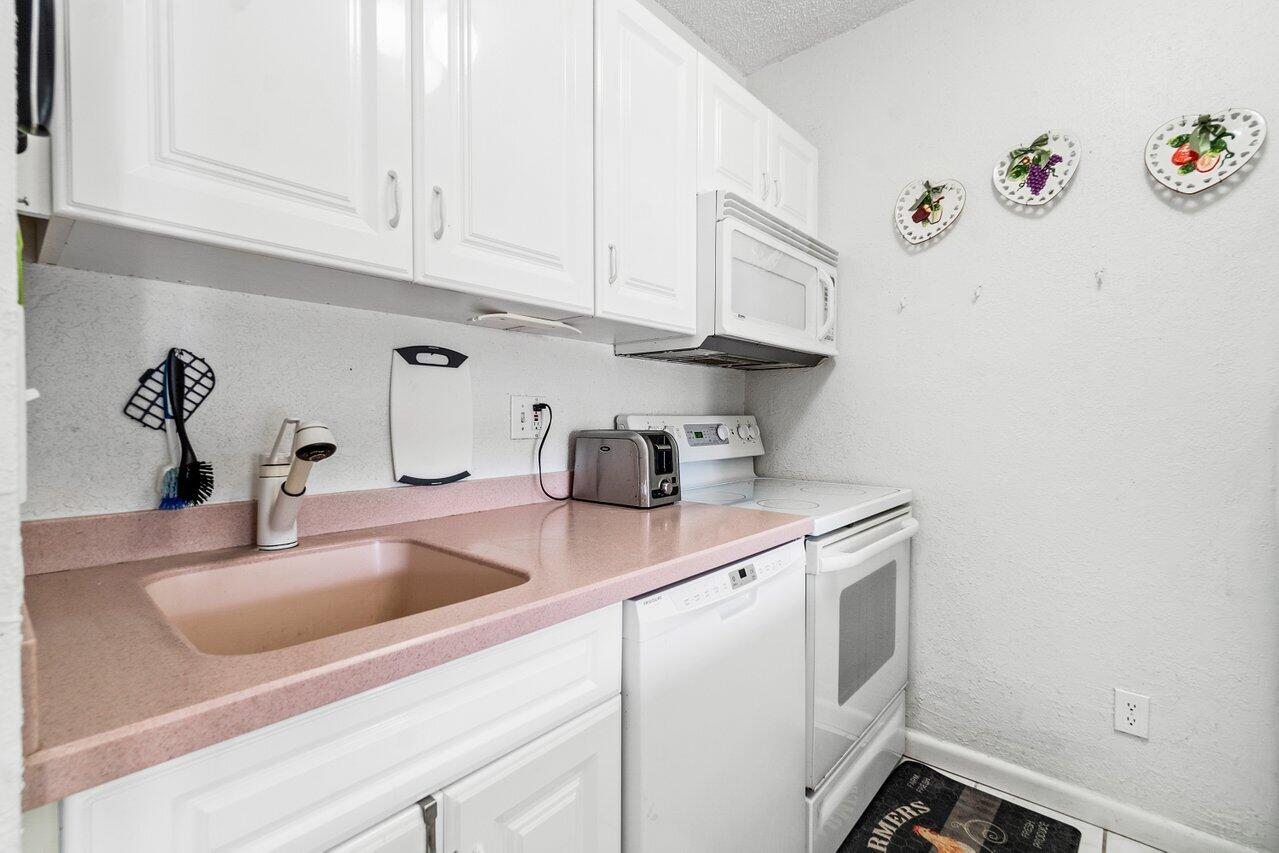 3589 S Ocean Boulevard Boulevard 25