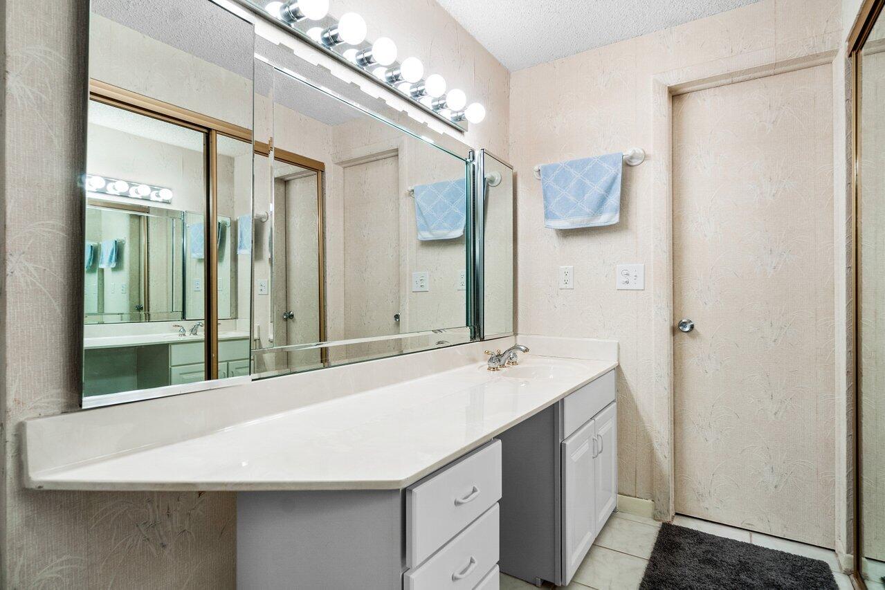 3589 S Ocean Boulevard Boulevard 25