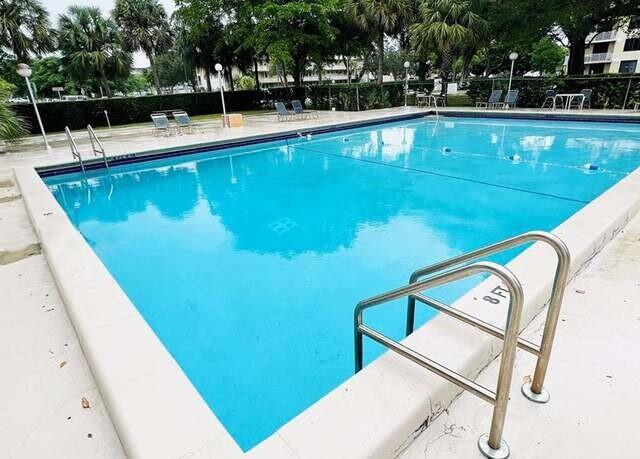 901 Hillcrest Drive 604