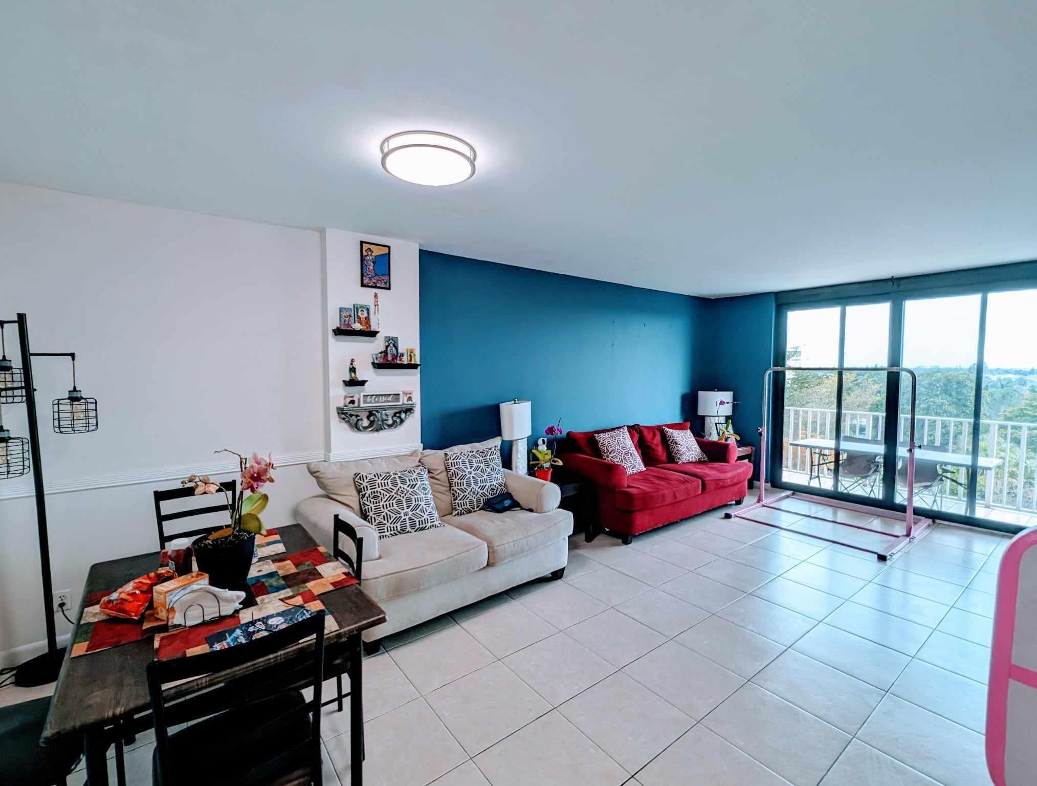 901 Hillcrest Drive 604