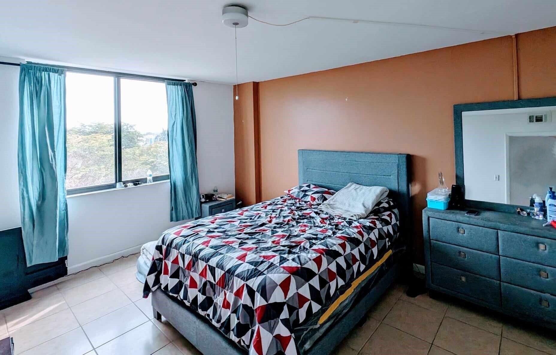 901 Hillcrest Drive 604