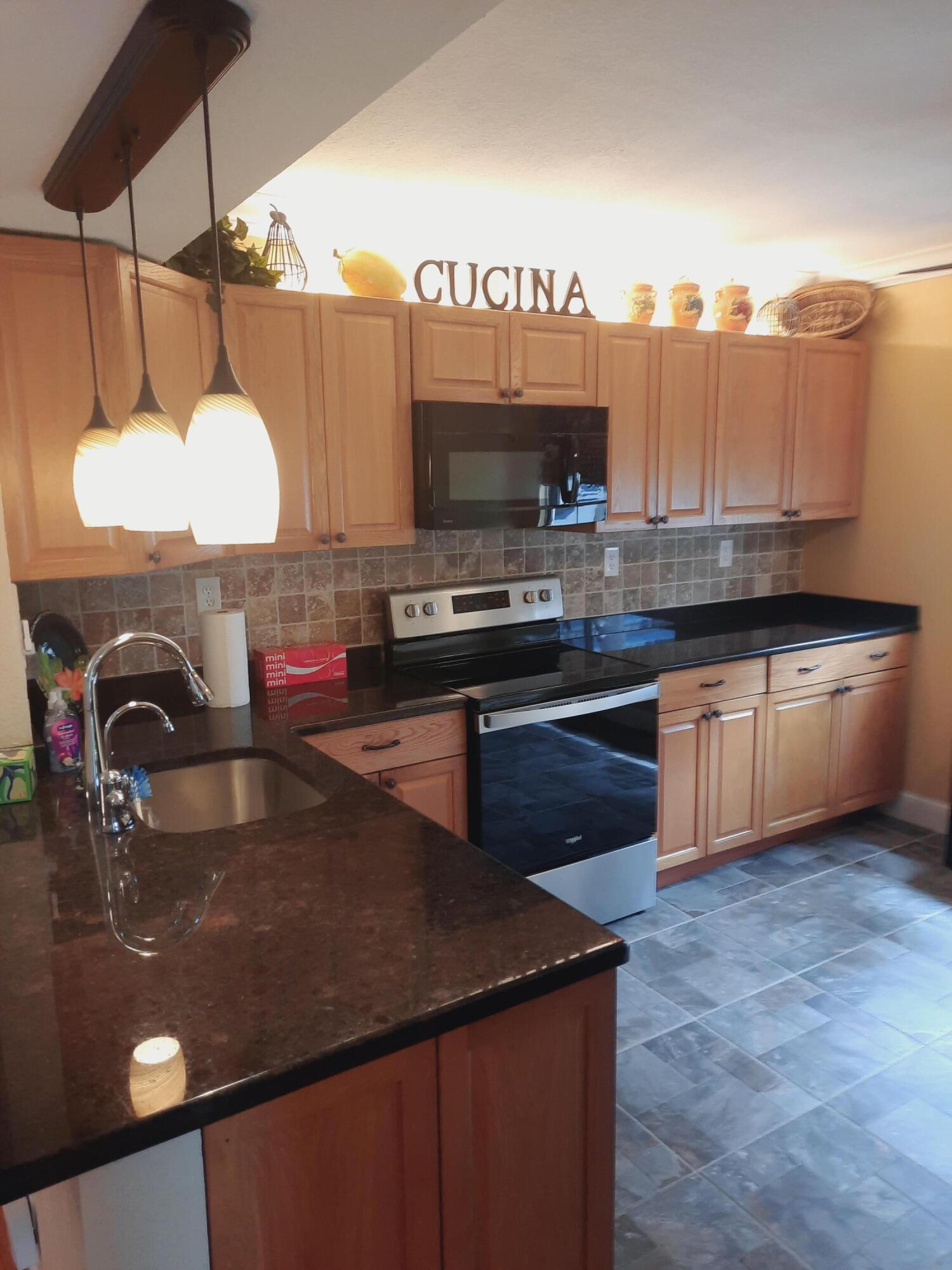 15301 Pembridge Avenue 44