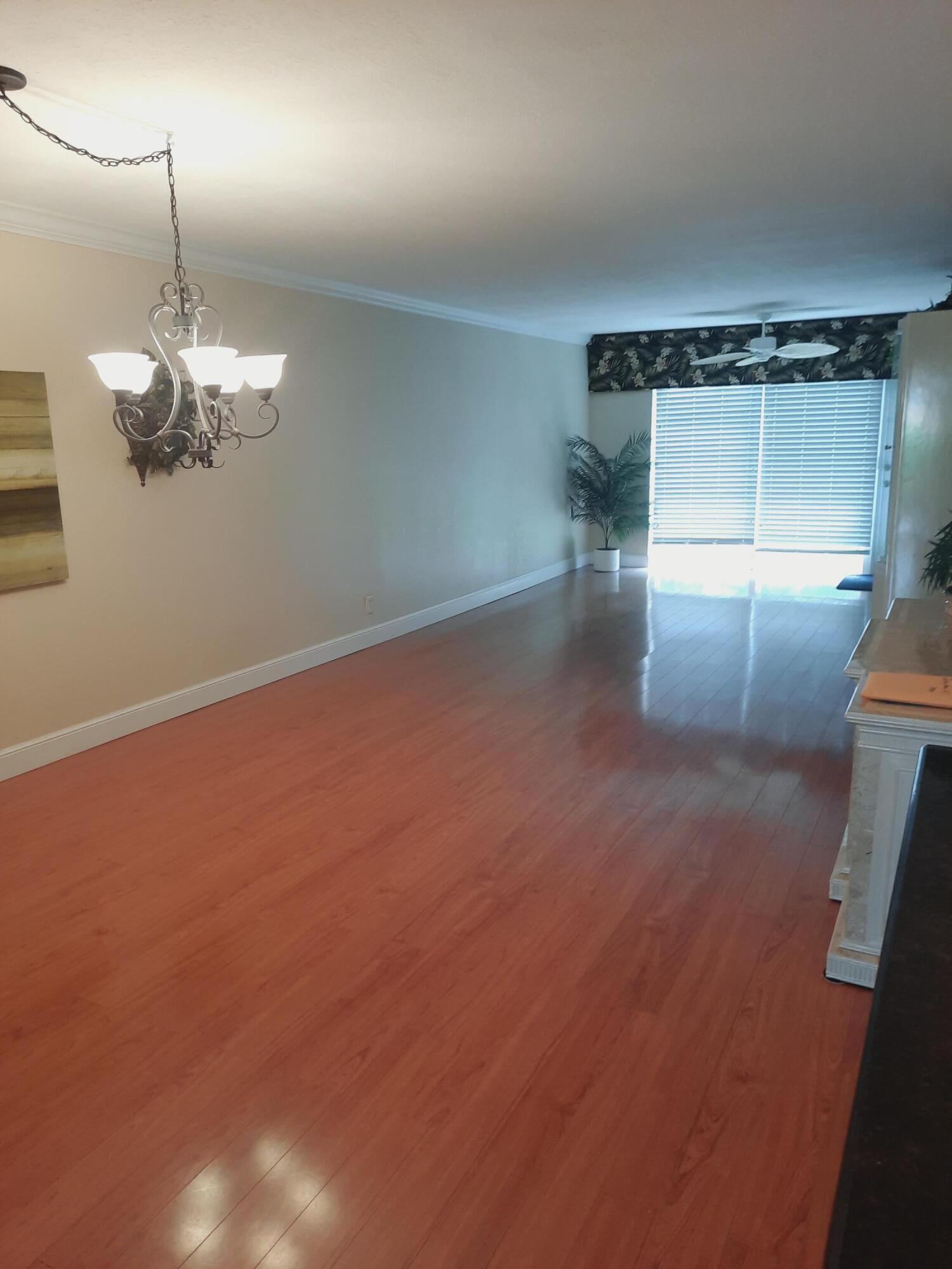 15301 Pembridge Avenue 44