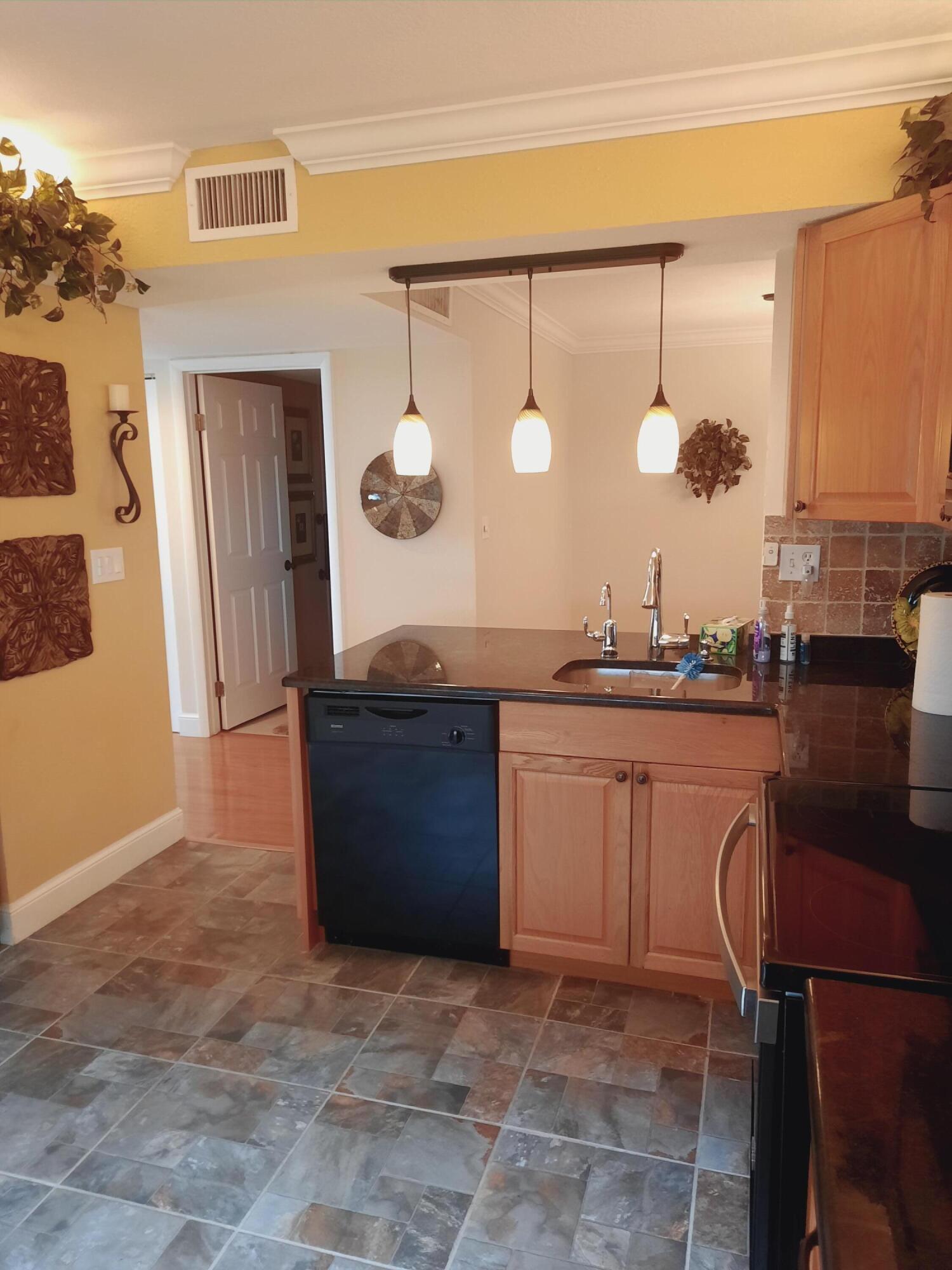 15301 Pembridge Avenue 44