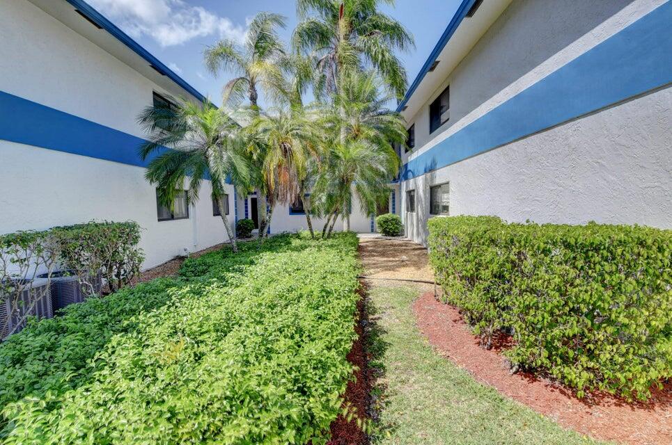 15301 Pembridge Avenue 44